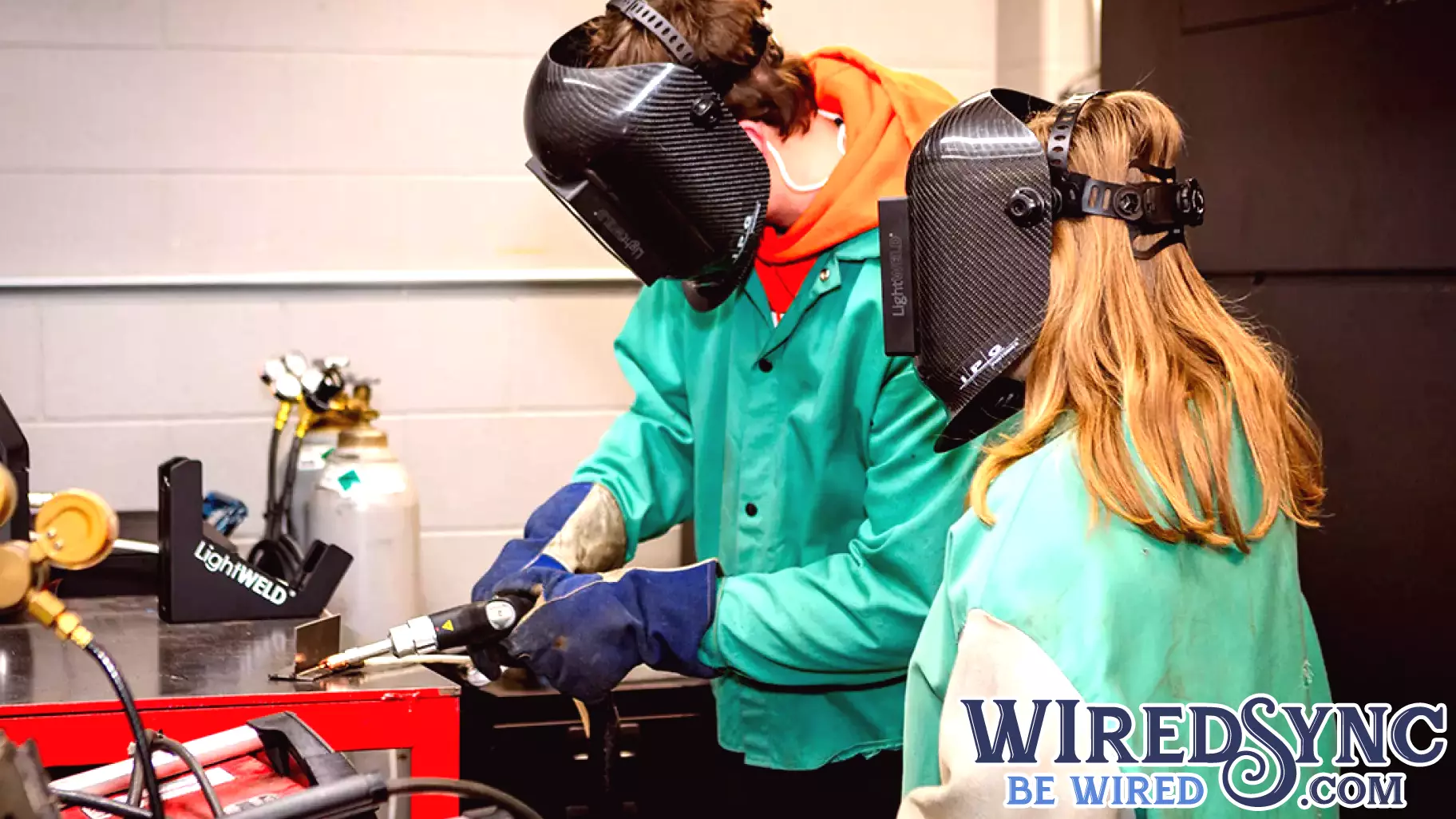 Mechanical Engineering Students Explore Advanced Manufacturing Technology